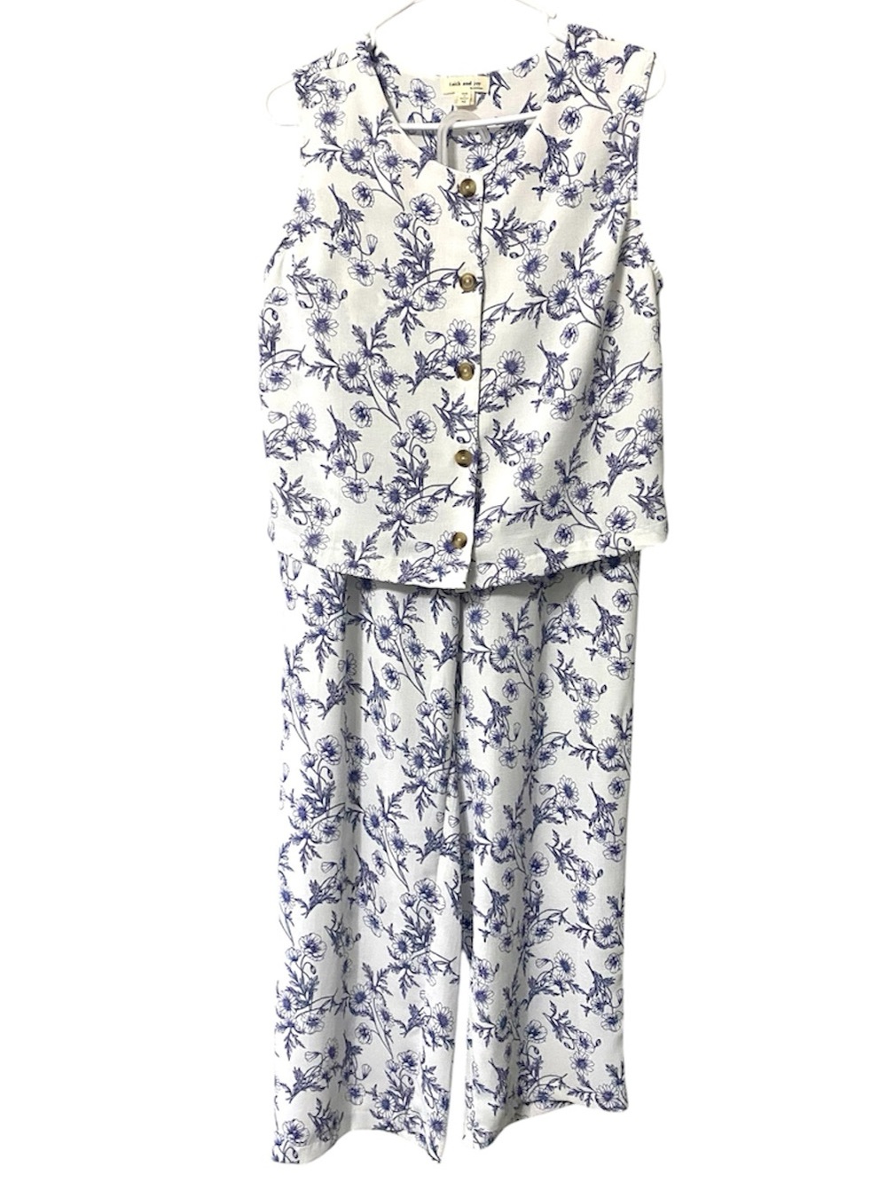 Faith and Joy Womans White & Blue VacationFloral Button-Front Top & Pants Medium